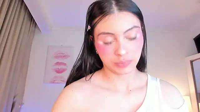 Snapshot of halseycox___ chatting on May 18, 5:35 am halseycox online show from May 18, 5:35 am