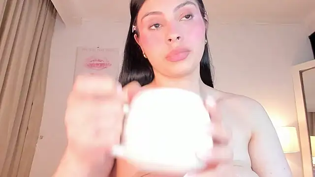 halseycox    online show from June 4, 5:13 am