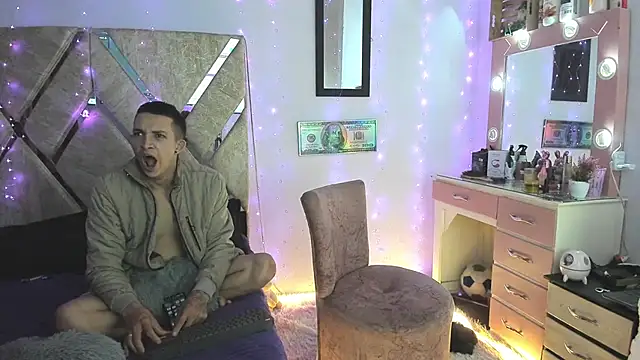 parejacaliente20154 online show from November 24, 8:58 am