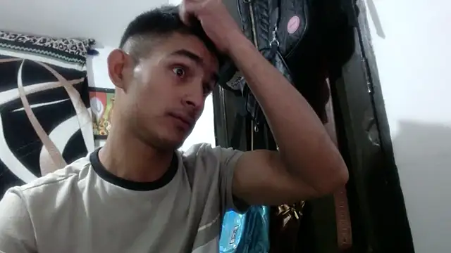 Snapshot of maria_and_angel chatting on December 30, 1:48 am maria and angel online show from December 30, 1:48 am