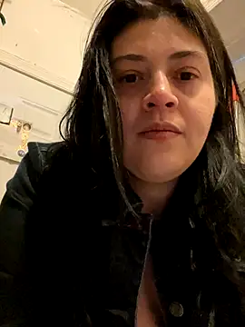 kriztal pretty online show from November 29, 6:27 am