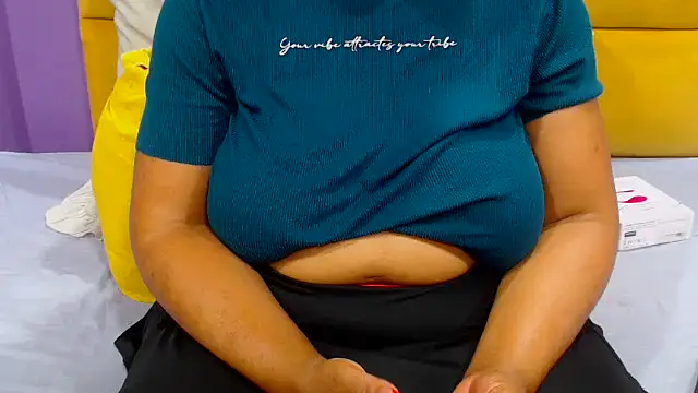 YELLOWBUSTYMELLONS online show from October 13, 5:29 am