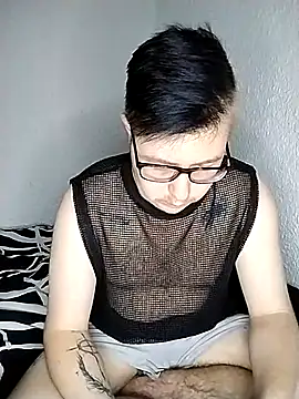 bisexualboy05 online show from September 20, 7:48 pm