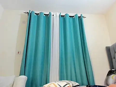 Snapshot of dolly_booty chatting on November 9, 9:24 pm dolly booty online show from November 9, 9:24 pm