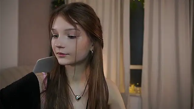 Snapshot of CindyGarrison chatting on February 16, 12:18 am CindyGarrison online show from February 16, 12:18 am