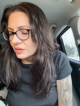 BeautifulMesss online show from February 3, 3:39 pm