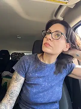 BeautifulMesss online show from March 21, 5:27 pm