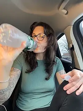 BeautifulMesss online show from March 22, 4:43 pm