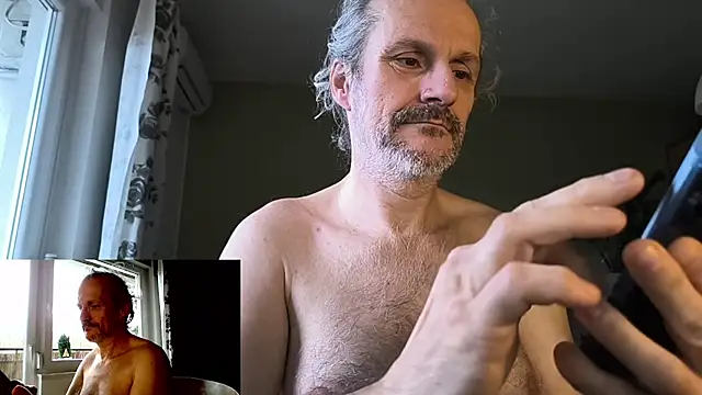 Snapshot of Zed0l1Mod chatting on December 22, 12:46 pm Zed0l1Mod online show from December 22, 12:46 pm