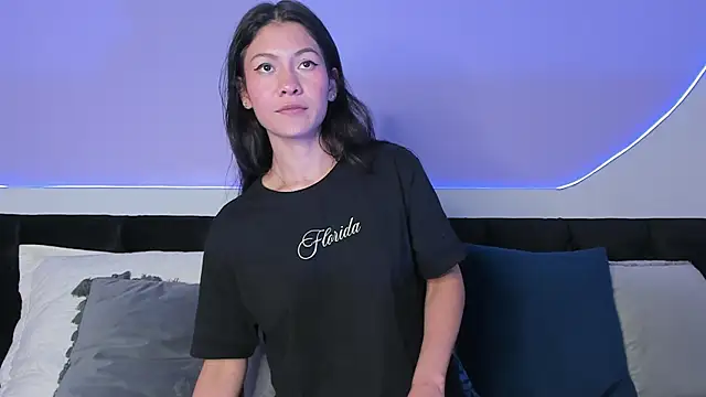 Julieta Cortes   online show from March 22, 6:36 pm