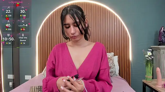 NayeCloud online show from November 6, 3:40 am