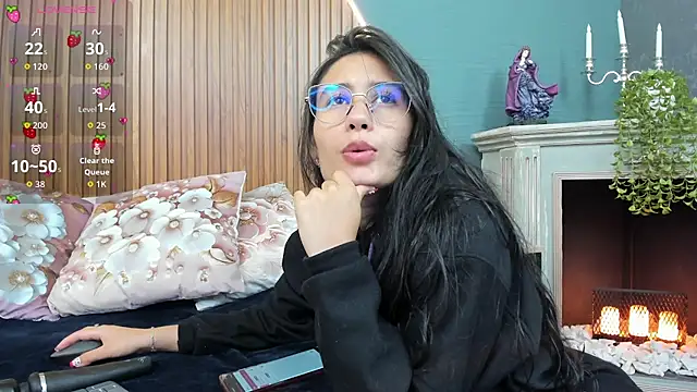 NayeCloud online show from November 7, 3:39 am