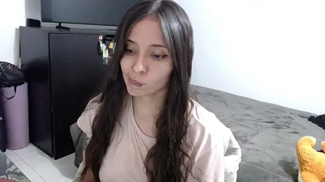 Snapshot of alice_live1 chatting on September 11, 2:22 am alice live1 online show from September 11, 2:22 am