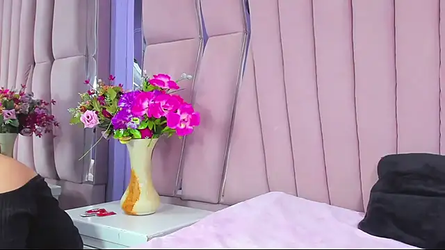 Snapshot of Sasha_Petitte chatting on December 3, 3:47 am Sasha Petitte online show from December 3, 3:47 am