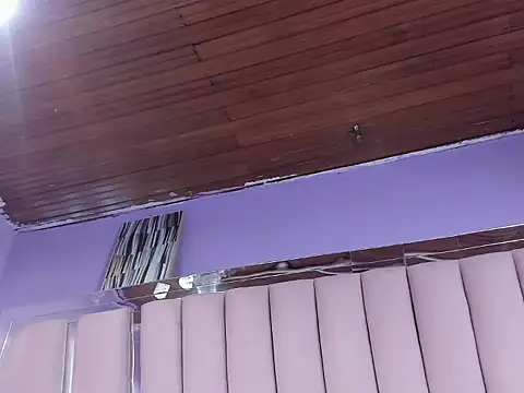 Snapshot of Sasha_Petitte chatting on December 17, 3:45 am Sasha Petitte online show from December 17, 3:45 am