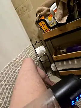 Snapshot of dadyyD95 chatting on December 5, 9:17 am dadyyD95 online show from December 5, 9:17 am