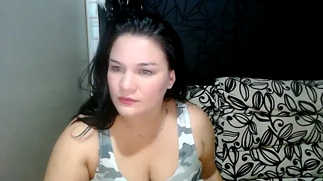 Snapshot of love_and_Lust chatting on February 22, 8:53 pm love and Lust online show from February 22, 8:53 pm