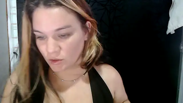 Snapshot of love_and_Lust chatting on October 8, 3:31 pm love and Lust online show from October 8, 3:31 pm