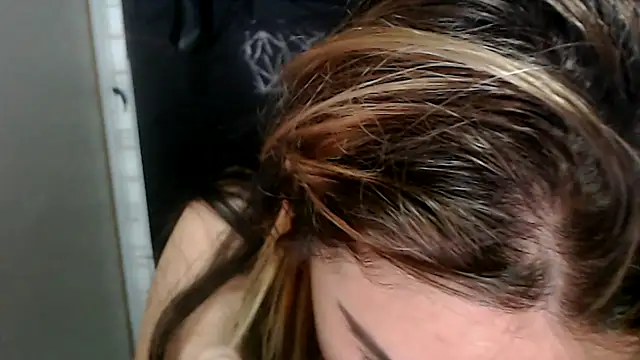 Snapshot of love_and_Lust chatting on October 15, 2:06 pm love and Lust online show from October 15, 2:06 pm