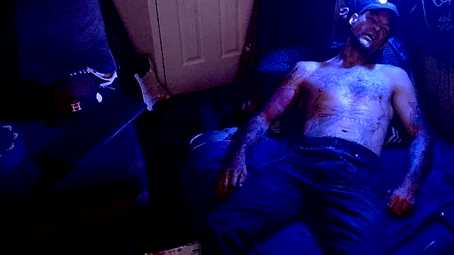 TheOneYouLove69 online show from February 11, 4:50 am