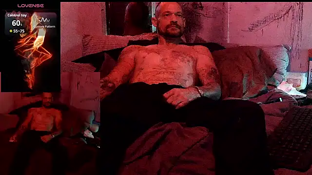 TheOneYouLove69 online show from July 6, 7:05 pm