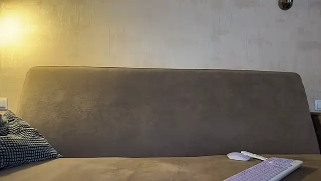 weshycouple online show from February 19, 7:10 pm