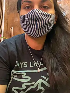 Snapshot of HaaniKaur chatting on January 15, 7:48 am HaaniKaur online show from January 15, 7:48 am