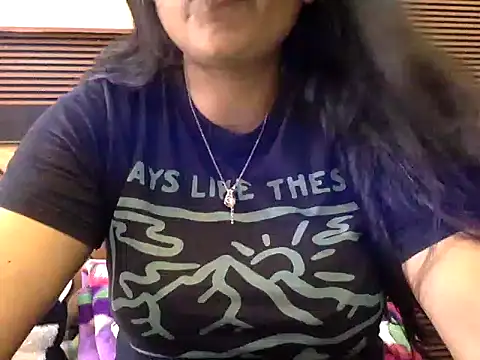 Snapshot of HaaniKaur chatting on October 13, 8:25 am HaaniKaur online show from October 13, 8:25 am