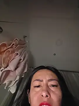 Snapshot of xLadyScarlettx chatting on February 2, 4:00 am xLadyScarlettx online show from February 2, 4:00 am