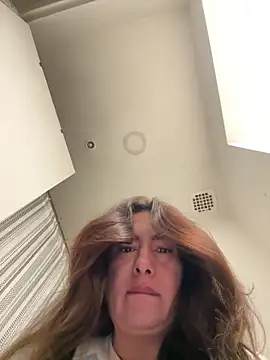 Snapshot of xLadyScarlettx chatting on February 5, 6:29 am xLadyScarlettx online show from February 5, 6:29 am