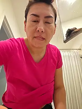 Snapshot of xLadyScarlettx chatting on February 10, 6:12 pm xLadyScarlettx online show from February 10, 6:12 pm