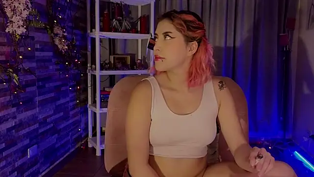 Snapshot of Hairyandsexysalma chatting on January 20, 5:15 am Hairyandsexysalma online show from January 20, 5:15 am