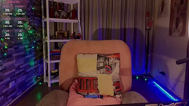 Snapshot of Hairyandsexysalma chatting on February 11, 4:01 am Hairyandsexysalma online show from February 11, 4:01 am