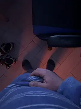 Snapshot of Lucom23 chatting on February 4, 12:08 am Lucom23 online show from February 4, 12:08 am