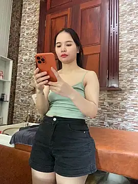 Snapshot of LiLi-Kirix99 chatting on July 12, 9:00 am LiLi-Kirix99 online show from July 12, 9:00 am