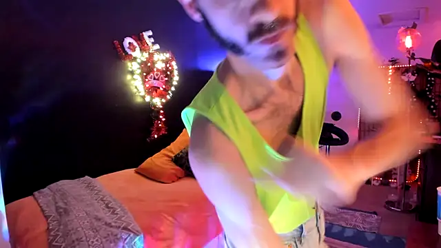 Snapshot of leatherz69 chatting on March 8, 5:59 am leatherz69 online show from March 8, 5:59 am