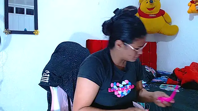 Snapshot of SweetAlmaa chatting on December 14, 9:51 am SweetAlmaa online show from December 14, 9:51 am