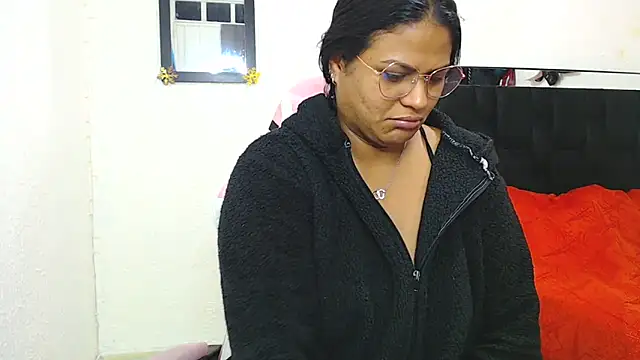 Snapshot of SweetAlmaa chatting on February 17, 9:46 am SweetAlmaa online show from February 17, 9:46 am
