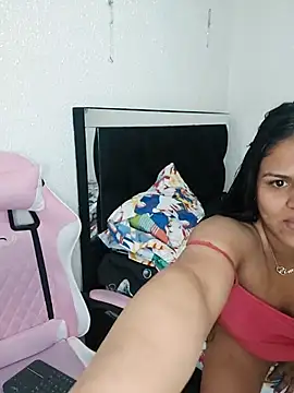 Snapshot of SweetAlmaa chatting on February 19, 9:47 pm SweetAlmaa online show from February 19, 9:47 pm