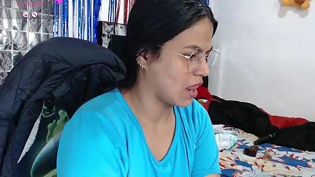 Snapshot of SweetAlmaa chatting on September 13, 12:49 pm SweetAlmaa online show from September 13, 12:49 pm