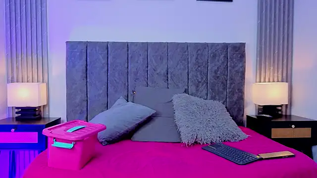 Ema Stone65 online show from October 4, 10:30 pm