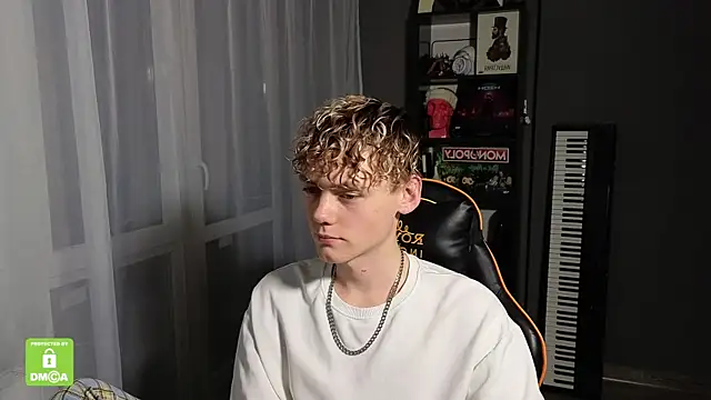 Keytaro online show from September 18, 7:27 pm