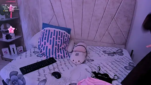 Kaela18 online show from December 6, 1:11 pm