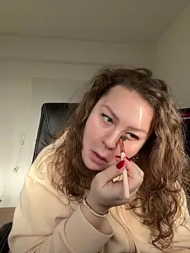 Snapshot of Fancy-Francy chatting on January 17, 10:33 am Fancy-Francy online show from January 17, 10:33 am