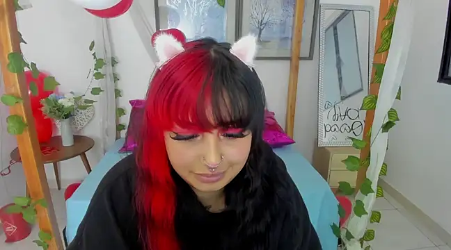 lussyevans24 online show from February 17, 7:37 am