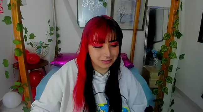 lussyevans24 online show from February 21, 4:07 am