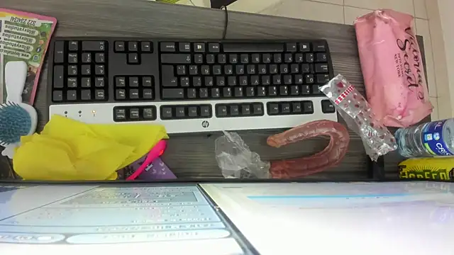 lussyevans24 online show from March 7, 7:52 am