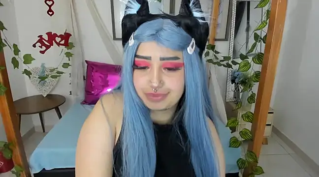 lussyevans24 online show from March 11, 7:15 am