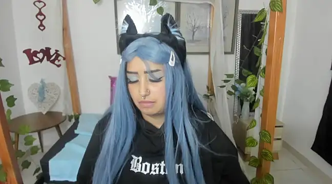 lussyevans24 online show from March 12, 9:34 am