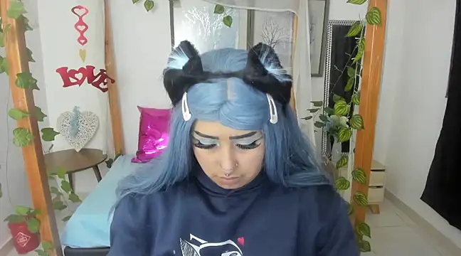 lussyevans24 online show from March 13, 3:11 am